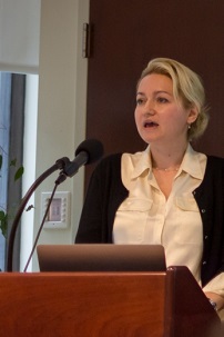 Mme Manojlovic, directrice de recherche, École de diplomatie et de relations internationales à Seton Hall University..